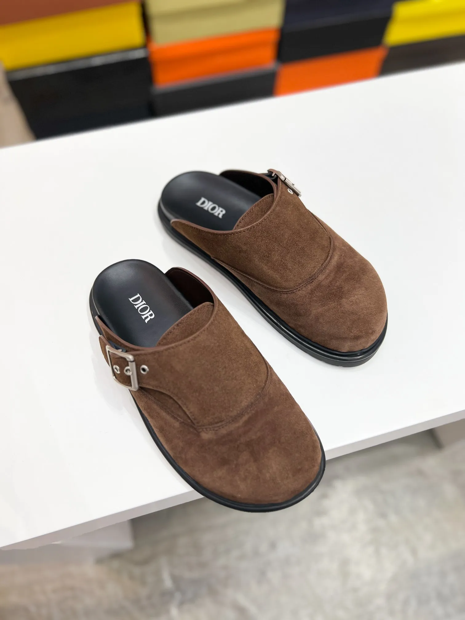 Men's Men's Shoes 💰360 [New Style] 🐝🐝2025ss Dior's latest men's slippers are a must-have. Dior Alias ​​Men's Genuine Leather Slippers This summer new Alias ​​sandal embodies a casual and elegant style. Carefully crafted from grained cow leather and Oblique printed fabric, with cowhide lining! Cross-strap design with metal-clad brass CD Diamond logo. The imported cowhide leather and rubber sole adds sophistication and comfort, while Oblique print-effect anti-slip panels add style. Code: 38-44 (45 can be customized